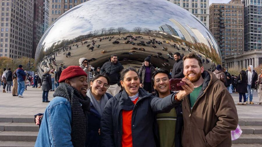 Chicago Loop: Art, Skyscrapers, Millennium Park & "The Bean" - Starting at the Chicago Theatre on State Street