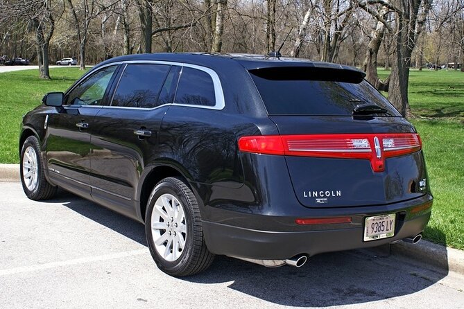 Chicago ↔ Midway Airport, Top Rated Private Sedan Transfer - The sedan, luggage, and passenger question