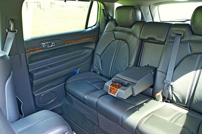 Chicago ↔ Midway Airport, Top Rated Private Sedan Transfer - Is $133 good value for your group?