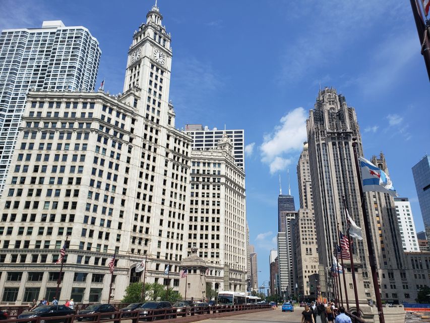Chicago: Must See Chicago 90 minute Walking Tour - The Chicago Loop and its older faces
