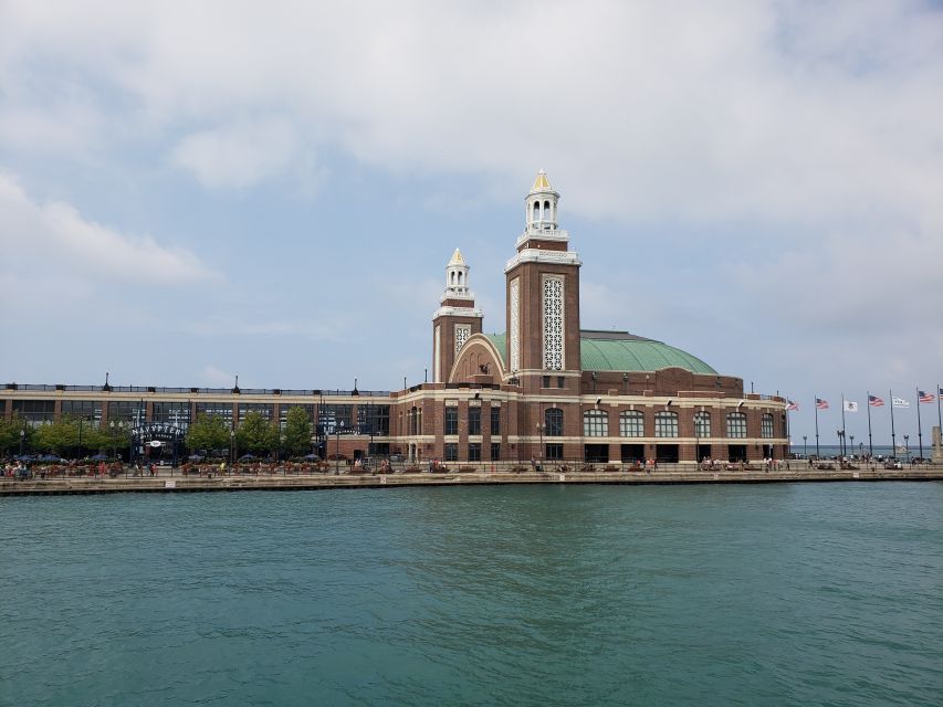 Chicago: Narrated Sightseeing River and Lake Cruise - Who will enjoy it most