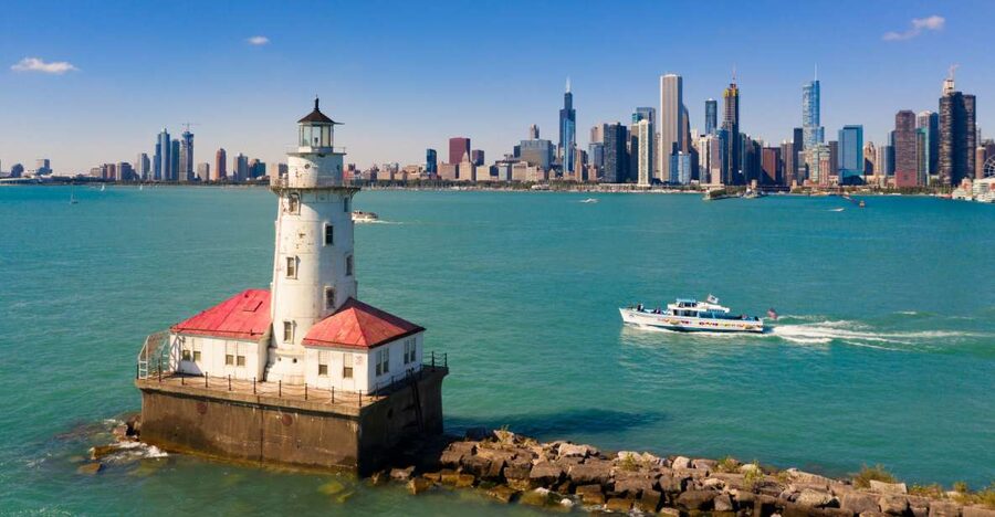 Chicago: Narrated Sightseeing River and Lake Cruise - Why this cruise gives you two different Chicagos