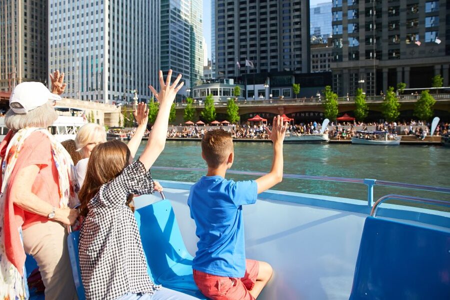 Chicago: Narrated Sightseeing River and Lake Cruise - The river section: skyscrapers from water level