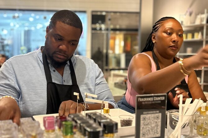 Chicago Perfume Making Classes on Magnificent Mile - Smelling natural and synthetic fragrance notes