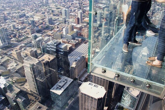 Chicago Premium Driving Tour with River Boat Cruise and Sky Deck - Chicago in four hours, from street level to Skydeck