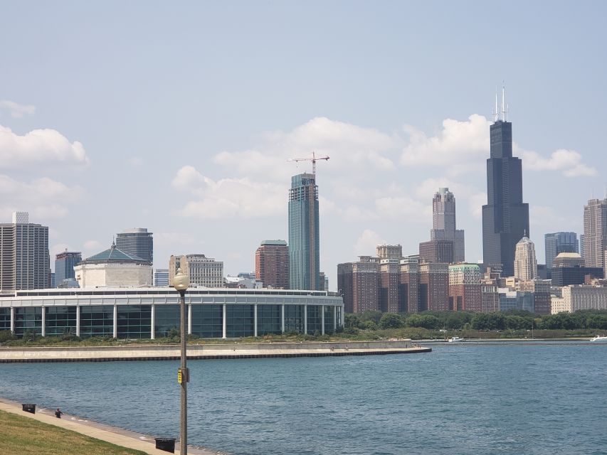 Chicago: Private Architecture Tour - 3 or 6 Hours - Building interiors and riverfront views