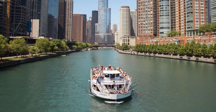 Chicago River: 1.5-Hour Guided Architecture Cruise - Marina City and the round towers