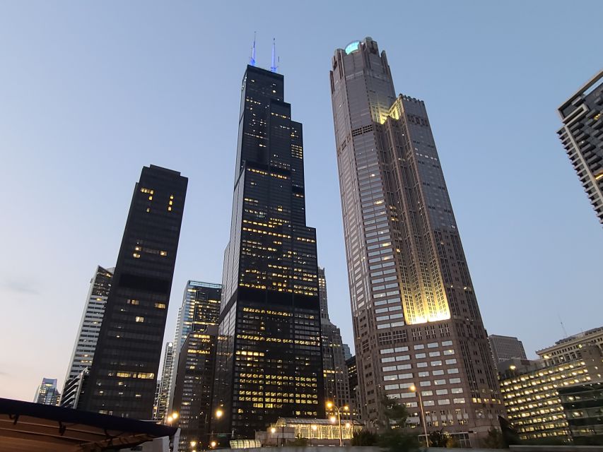 Chicago River: 1.5-Hour Guided Architecture Cruise - Choosing between the open deck and indoor seating
