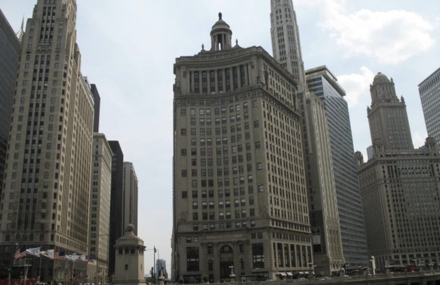 Chicago River: 1.5-Hour Guided Architecture Riverboat Tour - The first views from the upper deck