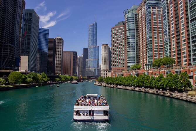 Chicago River 45-Minute Architecture Tour from Magnificent Mile - Choosing the best seat on the boat