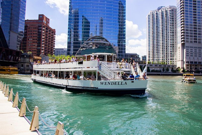 Chicago River 90-Minute Architecture Tour - The Chicago River and the Centennial Fountain