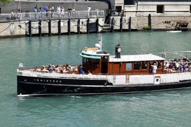 Chicago River Architecture Tour Aboard a Historic Yacht - Chicago Riverwalk: restaurants, bars, and city life