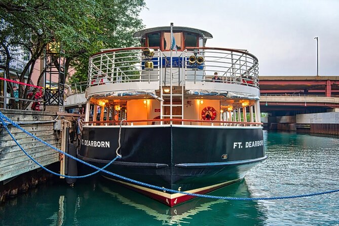 Chicago River Cocktail Cruise - What happens during the 90-minute ride