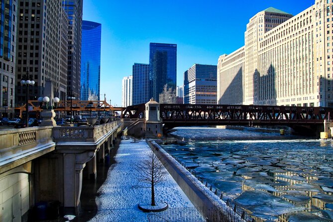 Chicago Riverwalk Self-Guided Walking Tour - A quiet pause at the Vietnam Veterans Memorial