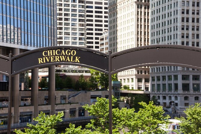 Chicago Riverwalk Self-Guided Walking Tour - Merchandise Mart, built on an enormous scale