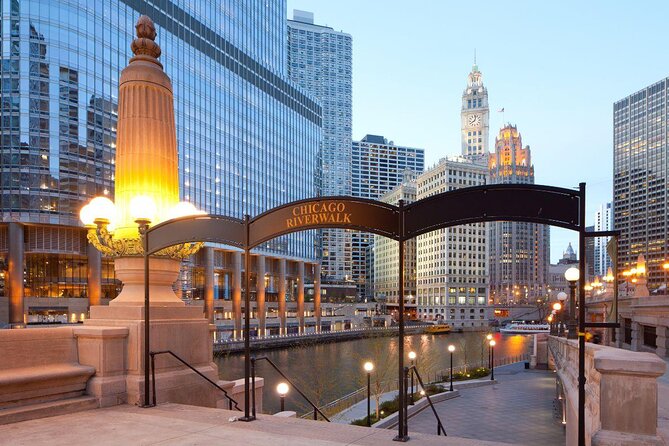 Chicago Riverwalk Self-Guided Walking Tour - The glass tower at 401 North Wabash