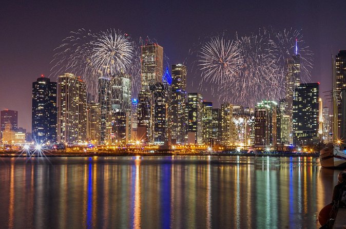 Chicago's Fireworks Show aboard Tall Ship Windy! - A full-service bar, but not an included drink package