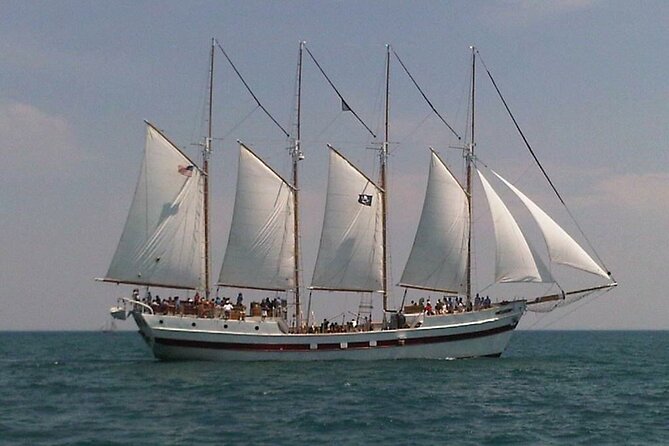 Chicago's Fireworks Show aboard Tall Ship Windy! - What the 90-minute sailing feels like
