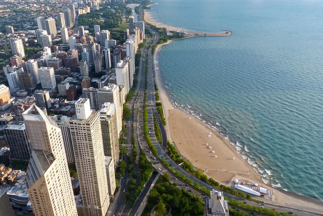 Chicago's Gold Coast Hidden History: A Self-Guided Audio Walk - Following the Gold Coast’s older streets and private fortunes