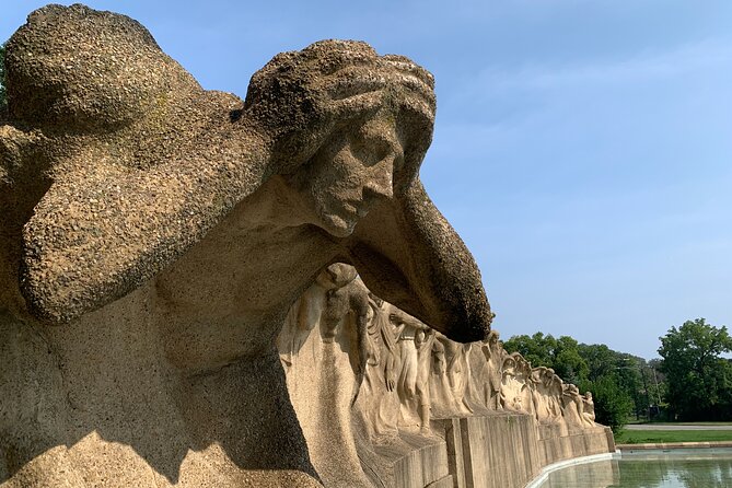 Chicago's Midway, Movies, and the 1893 World's Fair Walking Tour - Finishing at the 126-foot Fountain of Time