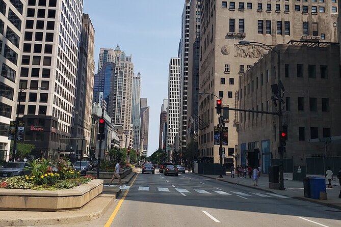 Chicago Scenic Driving Tour - Buckingham Fountain closes the sightseeing loop