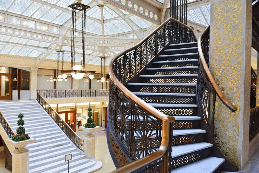 Chicago: Secret Interiors Architecture Walking Tour - What the $35 price gets you