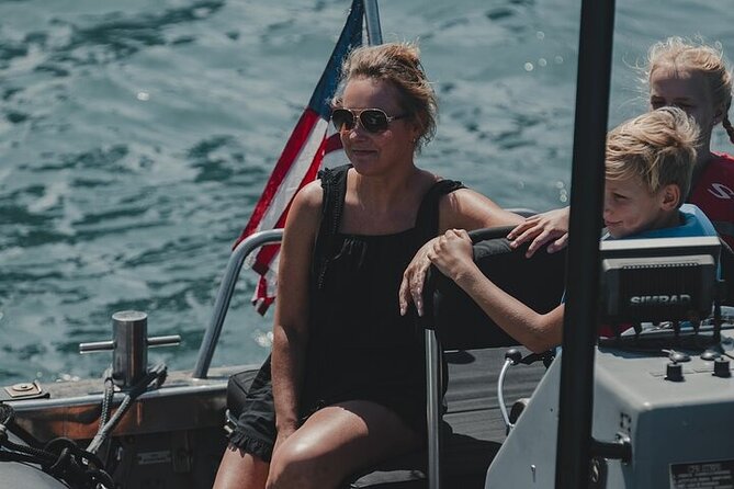 Chicago Shoreline Adventure Boat Tour - Yacht clubs, Lake Point Tower, and the northern lakefront