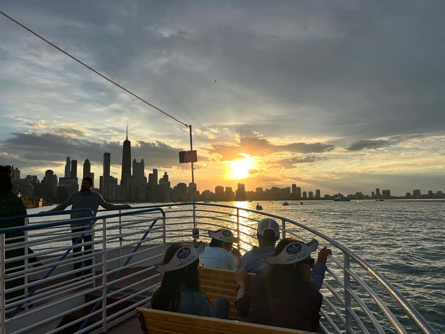 Chicago: Shoreline Lake Michigan Skyline Cruise - Choosing the best departure time