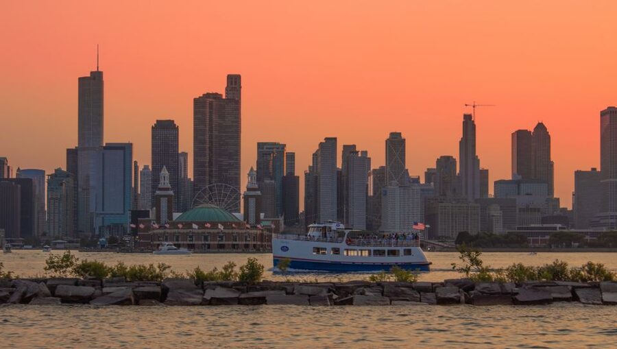 Chicago: Shoreline Lake Michigan Skyline Cruise - Who will get the most from this cruise