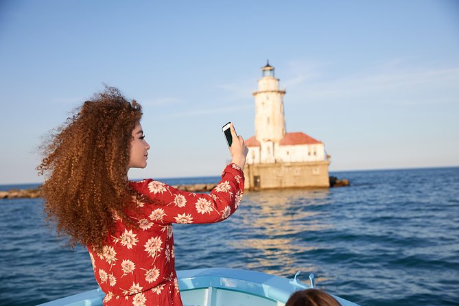 Chicago Sightseeing River and Lake Cruise - Why the 6:15 pm departure may be worth choosing
