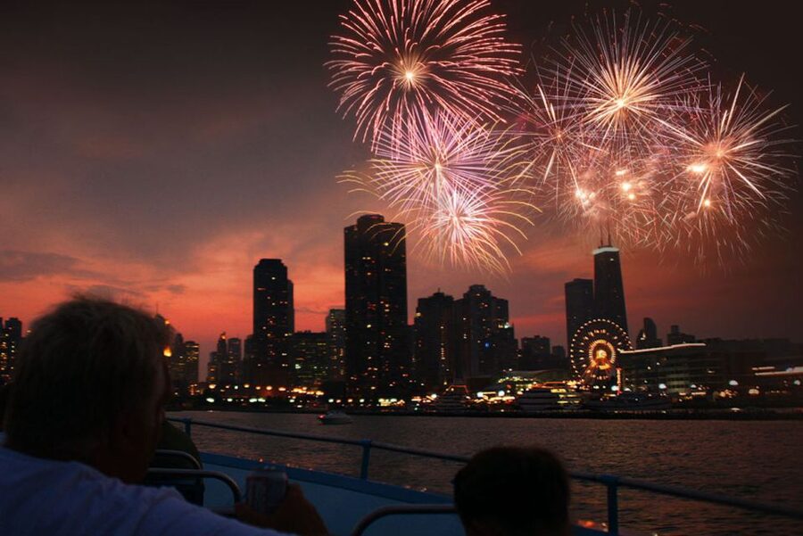 Chicago: Summer Fireworks Cruise with 3D Glasses and Music - Who will enjoy this cruise most?