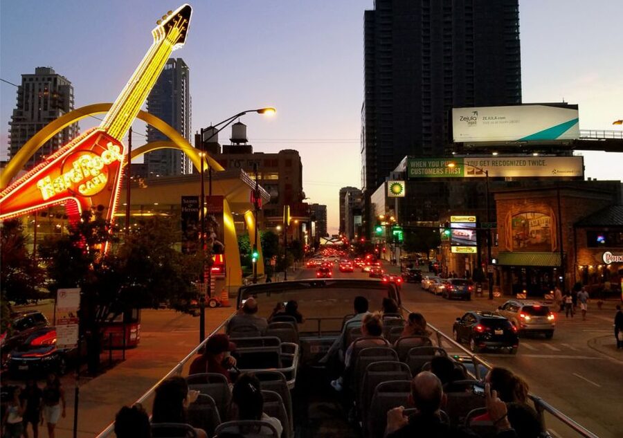 Chicago: Sunset Tour by Open-top Bus with Live Guide - The open-top bus: excellent views, real weather
