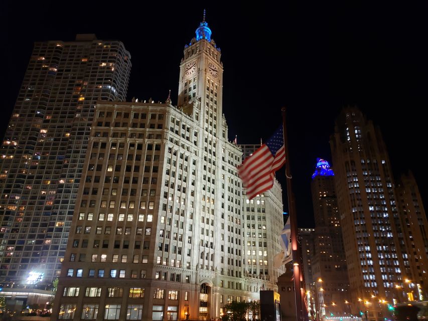 Chicago: Sunset Tour by Open-top Bus with Live Guide - Art on the Mart and Millennium Park