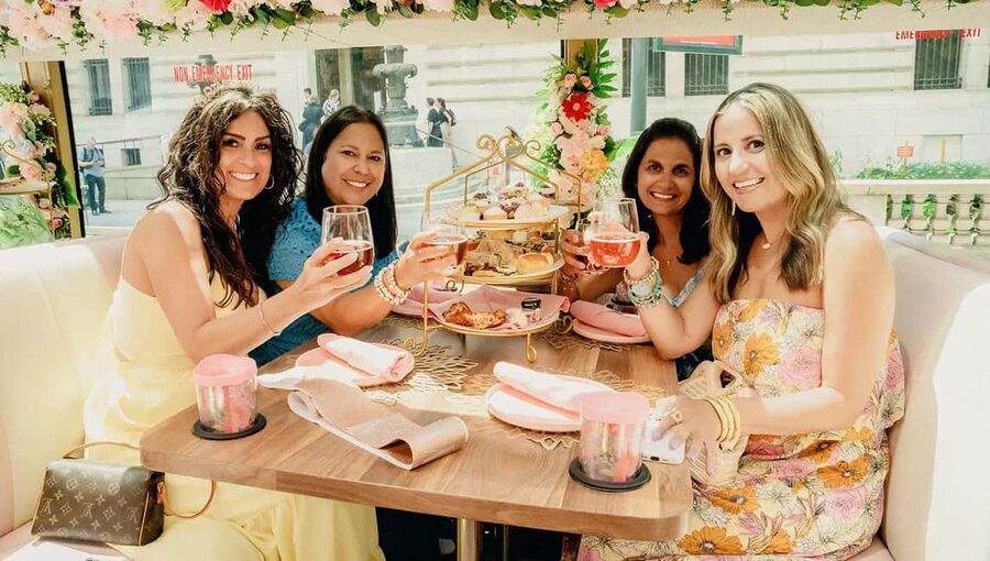 Chicago: Tea Around Town With Curated Teas & Iconic Sights - What the 90-Minute Schedule Means