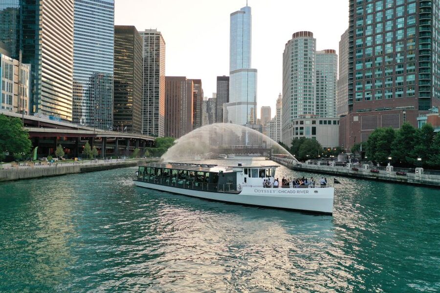 Chicago: Thanksgiving Gourmet Lunch Cruise on Chicago River - A Thanksgiving meal with Chicago architecture outside the window