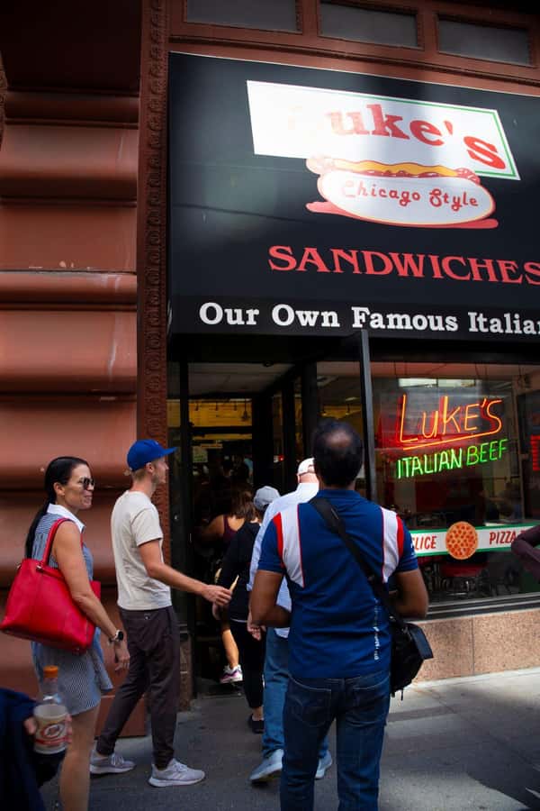 Chicago: The Ultimate Foodie Walking Tour with Tasty Stops - Stop two: Why deep-dish pizza takes its time