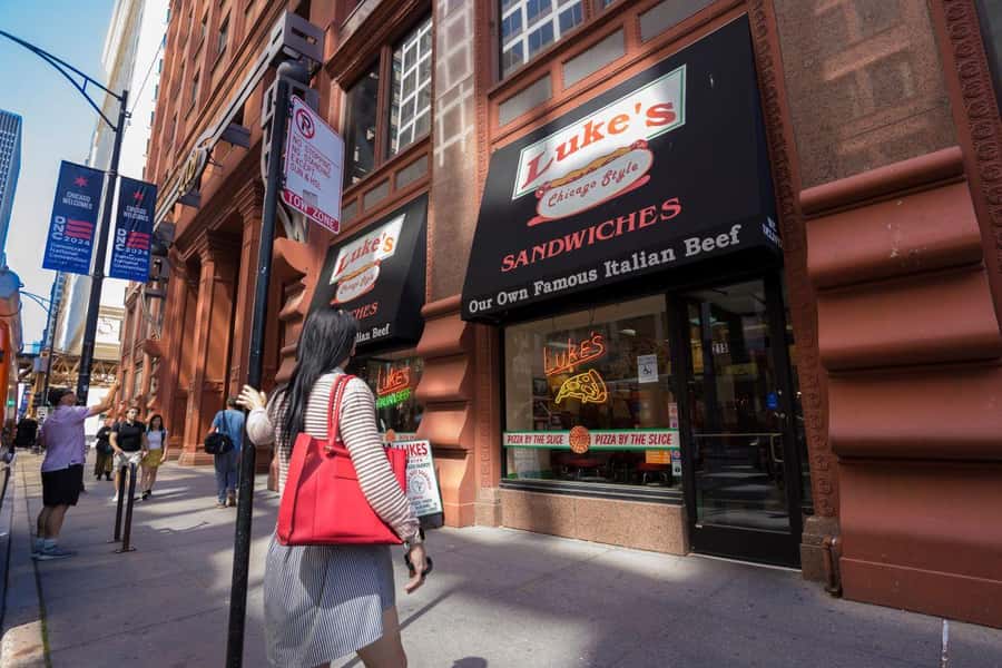 Chicago: The Ultimate Foodie Walking Tour with Tasty Stops - Stop three: Italian beef and everyday Chicago cooking