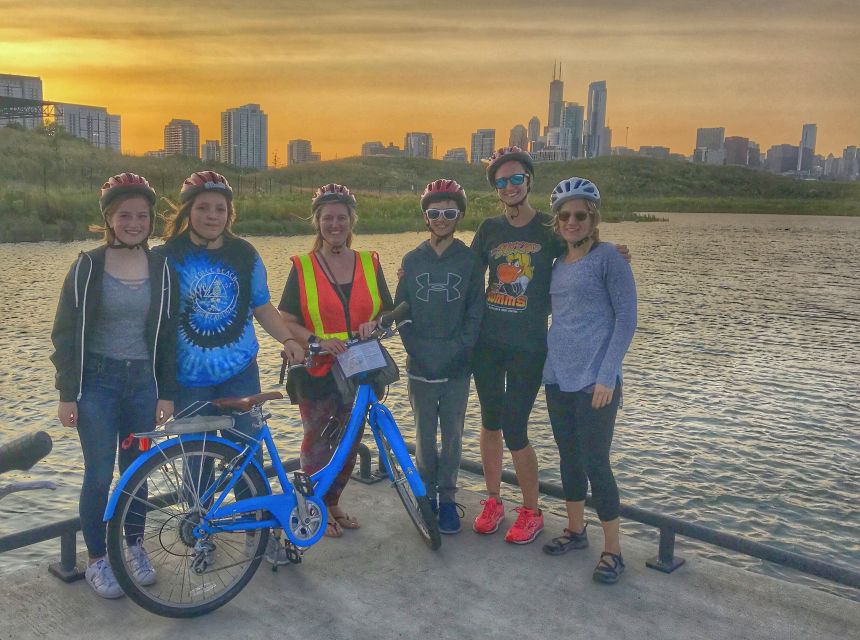 Chicago: Ultimate City Attractions Bike Tour - Returning with the Chicago skyline in view