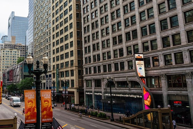 Chicago Walking Tour: A Walk Through Time - Starting at the Chicago Architecture Center