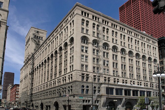 Chicago Walking Tour: Historic Skyscrapers - The Rookery Building and the rewards of looking closely