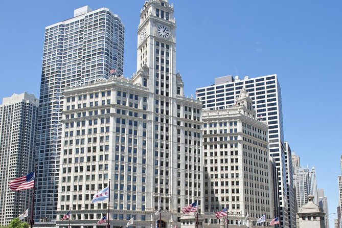Chicago Walking Tour: Historic Treasures of Chicago - What the guides add to the buildings