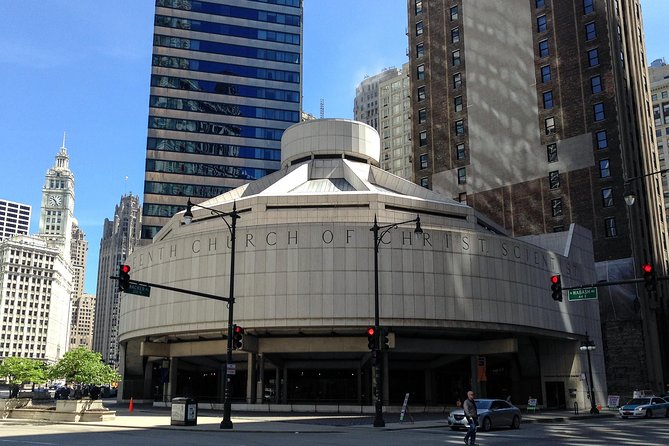 Chicago Walking Tour: Modern Architecture - Marina City, Bertrand Goldberg’s urban experiment
