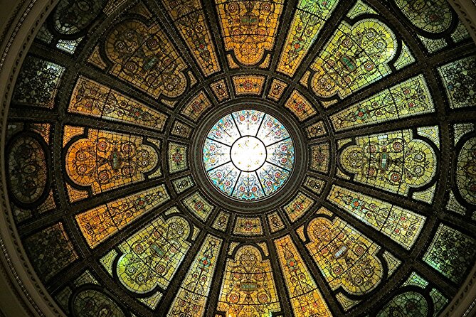Chicago Walking Tour: Tiffany Treasures - Macy’s on State Street and everyday public art