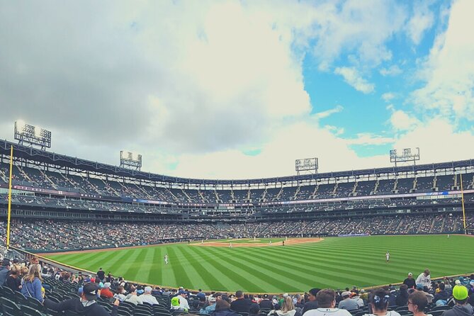 Chicago White Sox Baseball Game Ticket at Guaranteed Rate Field - Practical Advice for a First Baseball Game