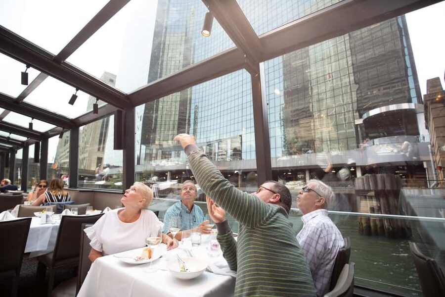 City Cruises Chicago: Brunch, Lunch, or Dinner River Cruise - Food, drinks, and the dining experience