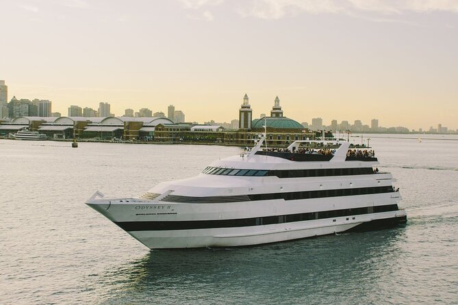 City Cruises: Chicago Fireworks Premier Dinner Cruise - Who gets the best value at $142.14