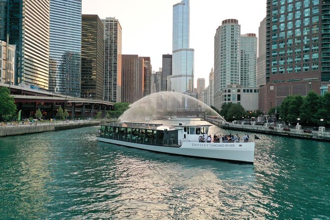 City Cruises Chicago: Fireworks Premier Plus Dinner Cruise - How the dinner service works