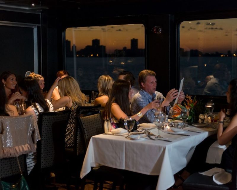 City Cruises Chicago: Premier Lunch or Dinner Cruise - Music, dancing, and the social mood