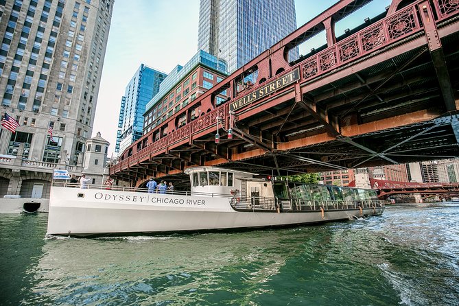 City Cruises Chicago: River Architectural Lunch Cruise - Merchandise Mart: scale you can feel