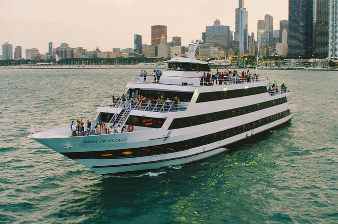 City Cruises Chicago: Signature Brunch Cruise on Lake Michigan - Adler Planetarium and Shedd Aquarium from the south